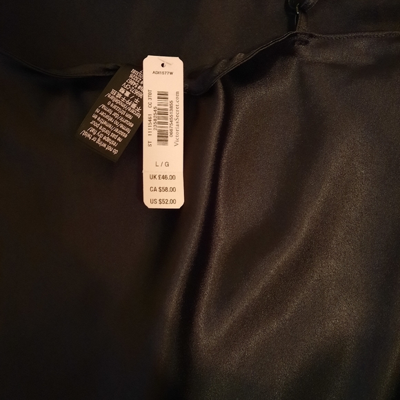 Victoria's Secret - Picture 3 of 3